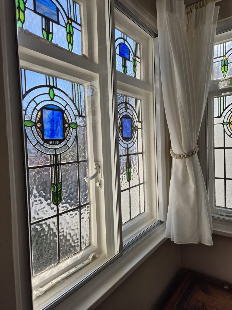 Secondary glazing and double glazing are two different types of window insulation methods, and both have their own advantages and disadvantages.